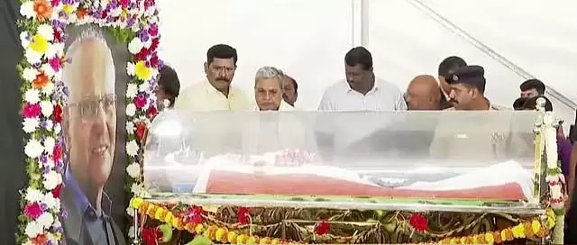 SL भैरप्पा के स्मारक का निर्माण: अंतिम दर्शन के बाद CM ने की घोषणा SL भैरप्पा के स्मारक का निर्माण: अंतिम दर्शन के बाद CM ने की घोषणा
