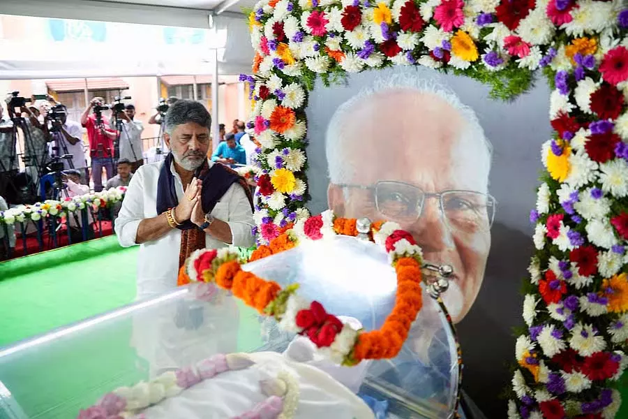 भैरप्पा स्मारक के निर्माण के बारे में मुख्यमंत्री के साथ चर्चा: DK Shivakumar भैरप्पा स्मारक के निर्माण के बारे में मुख्यमंत्री के साथ चर्चा: DK Shivakumar