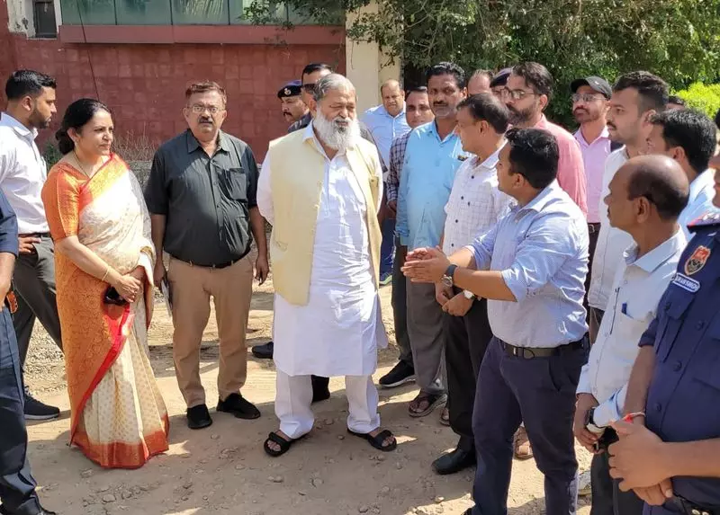 Haryana : मंत्री ने अंबाला में सिविल अस्पताल भवन के निर्माण का निरीक्षण किया Haryana : मंत्री ने अंबाला में सिविल अस्पताल भवन के निर्माण का निरीक्षण किया
