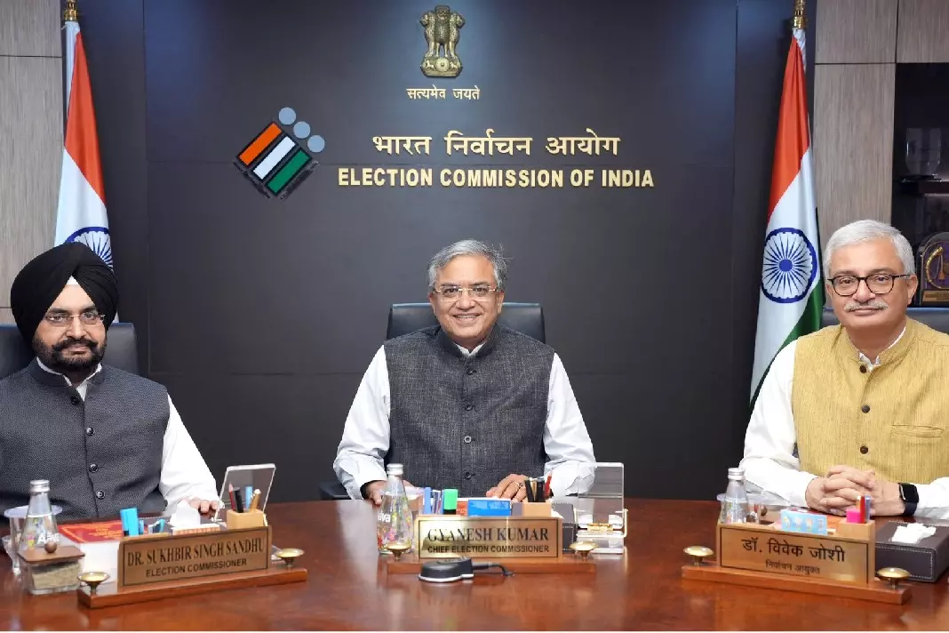 Bihar: मुख्य सचिव और डीजीपी को 6 अक्टूबर तक ट्रांसफर निर्देश Bihar: मुख्य सचिव और डीजीपी को 6 अक्टूबर तक ट्रांसफर निर्देश