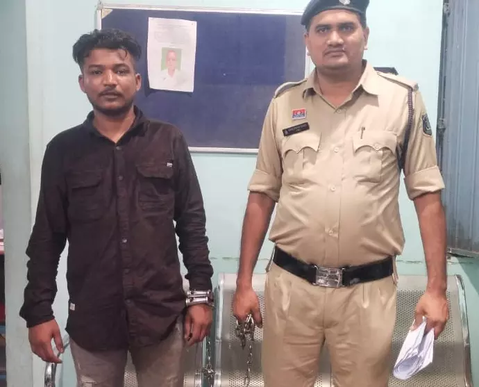 जूक बार में हत्या की कोशिश मामले में फरार आरोपी गिरफ्तार जूक बार में हत्या की कोशिश मामले में फरार आरोपी गिरफ्तार