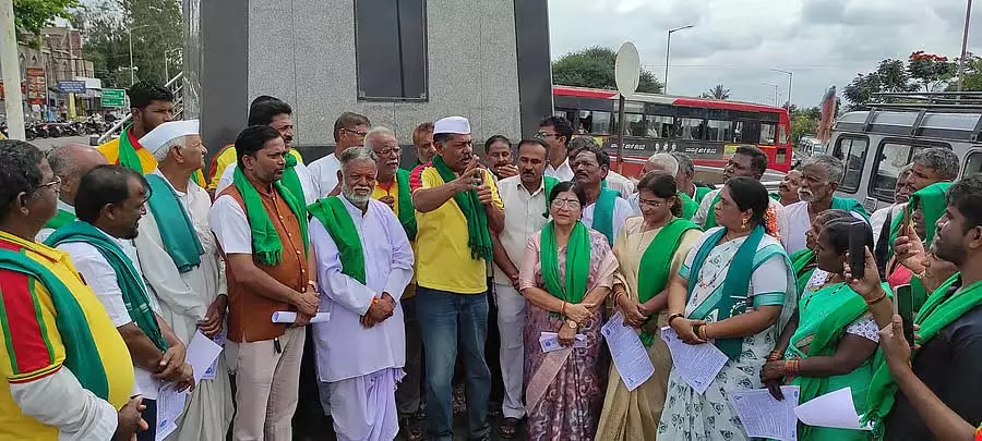 Hirebagewadi : चीनी मिल को बचाने की अपील Hirebagewadi : चीनी मिल को बचाने की अपील