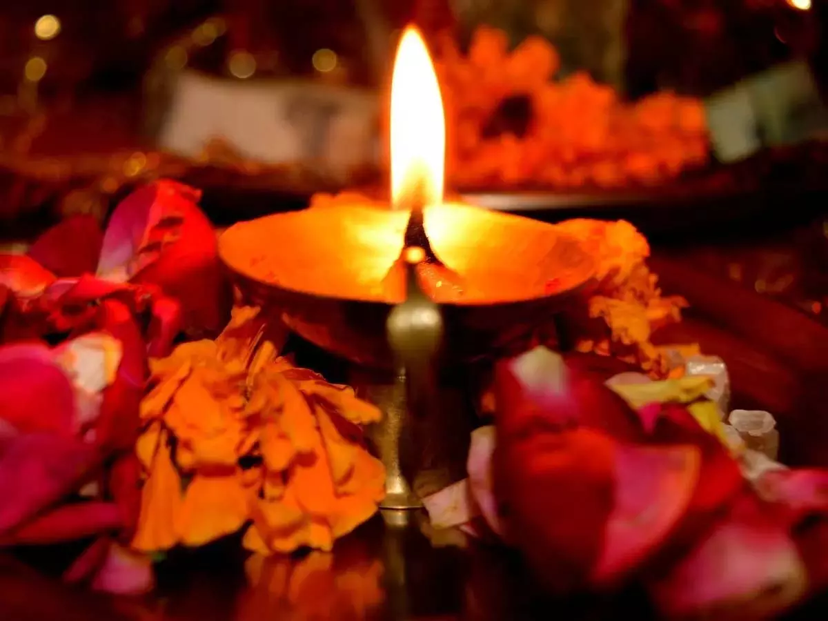 ज्योत लेकर जा रहे श्रद्धालुओं के दो गुट भिड़े, खून खराबा ज्योत लेकर जा रहे श्रद्धालुओं के दो गुट भिड़े, खून खराबा