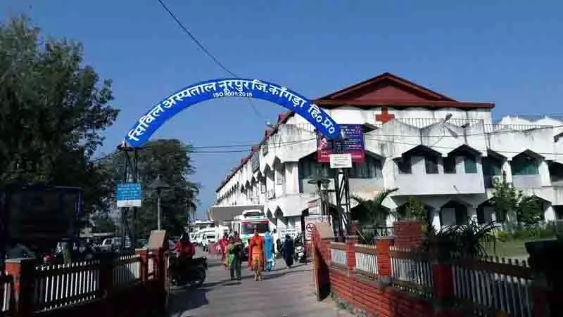 Himachal: डॉक्टरों के पोस्टिंग छोड़ने पर जनता का गुस्सा बढ़ा Himachal: डॉक्टरों के पोस्टिंग छोड़ने पर जनता का गुस्सा बढ़ा