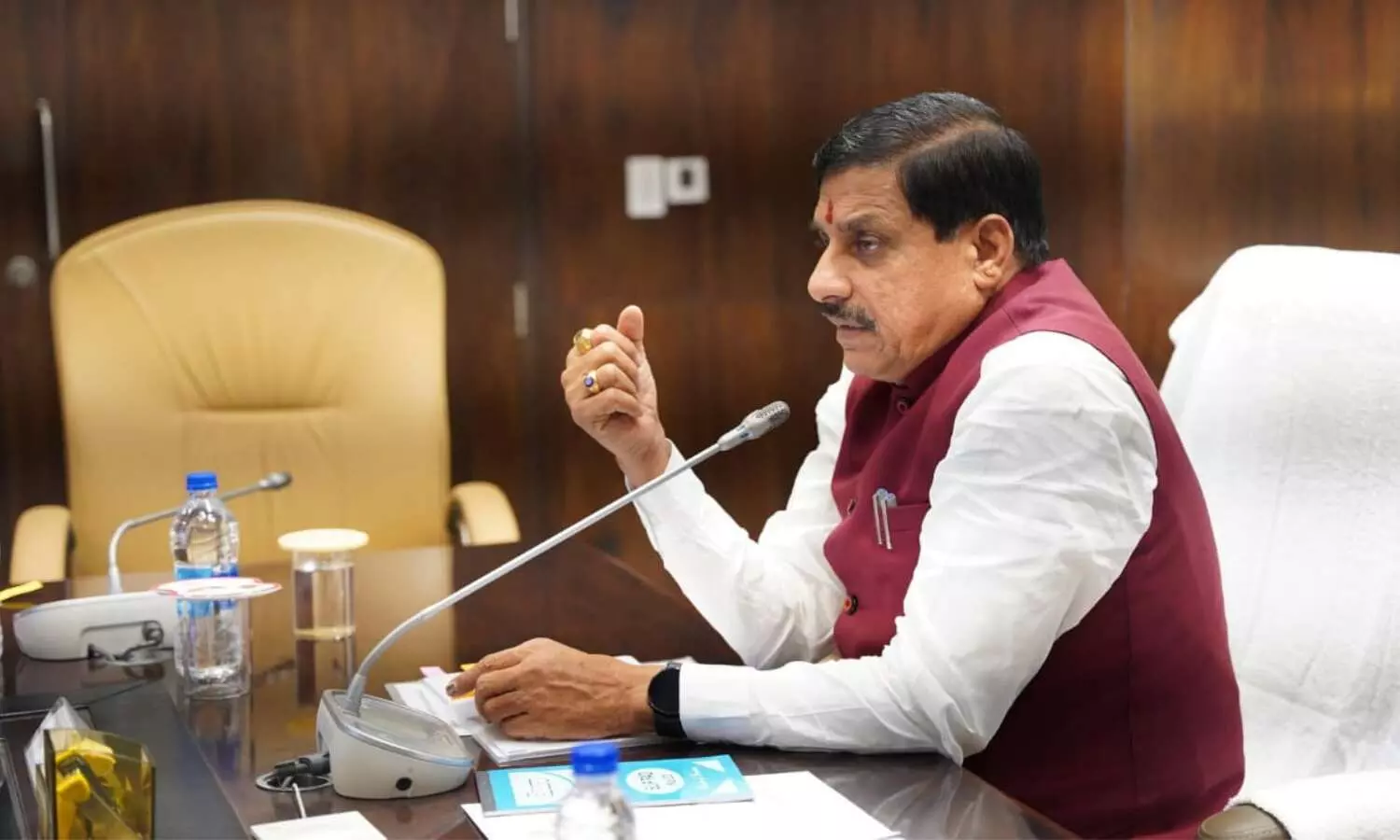 Bhopal: सरकार का धर्मस्थलों को बढ़ावा, नगरों में बनेंगे गीता भवन Bhopal: सरकार का धर्मस्थलों को बढ़ावा, नगरों में बनेंगे गीता भवन