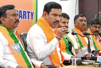 जातिगत कलह फैलाने के बजाय विकास पर ध्यान दे कर्नाटक सरकार: BJP जातिगत कलह फैलाने के बजाय विकास पर ध्यान दे कर्नाटक सरकार: BJP