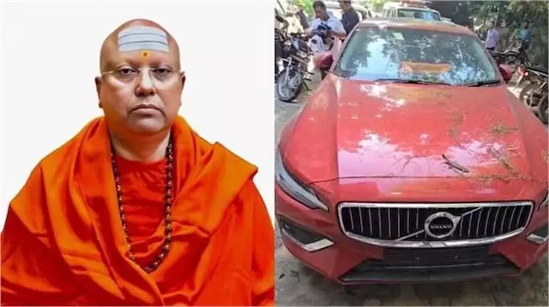 Delhi आश्रम के कर्मचारियों ने छात्रों को स्वामी चैतन्यानंद की बात मानने के लिए मजबूर किया Delhi आश्रम के कर्मचारियों ने छात्रों को स्वामी चैतन्यानंद की बात मानने के लिए मजबूर किया
