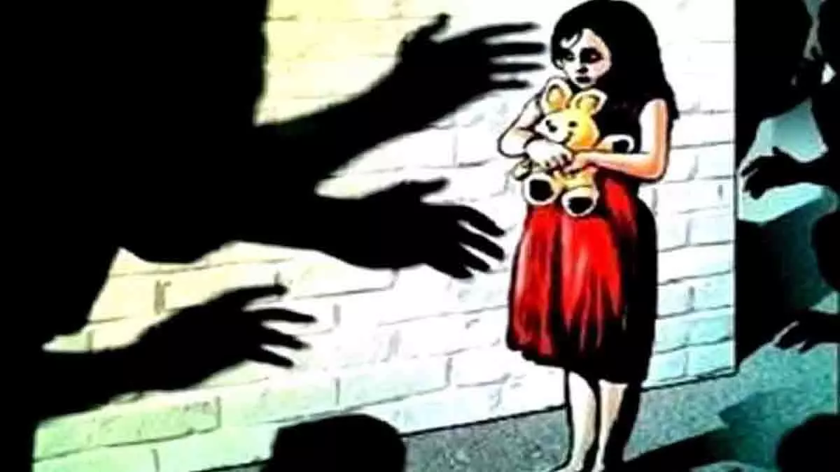 Hyderabad: स्कूली लड़कियों का यौन उत्पीड़न करने के आरोप में 3 लोग गिरफ्तार Hyderabad: स्कूली लड़कियों का यौन उत्पीड़न करने के आरोप में 3 लोग गिरफ्तार