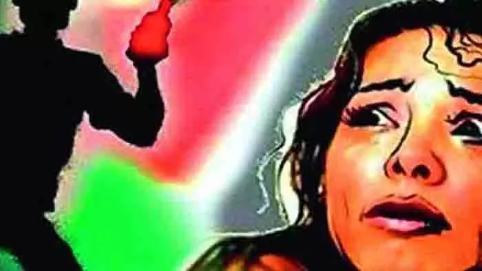 Meerut: नर्स पर एसिड अटैक, पुलिस मुठभेड़ में आरोपी गिरफ्तार Meerut: नर्स पर एसिड अटैक, पुलिस मुठभेड़ में आरोपी गिरफ्तार