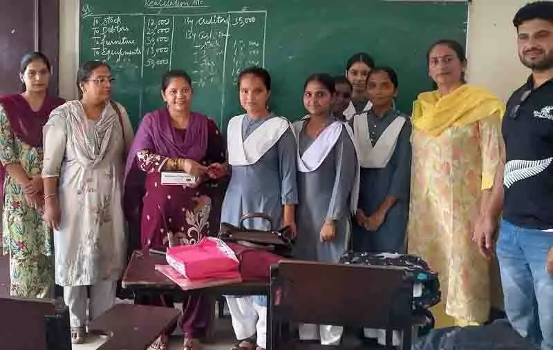 Ludhiana: अभिभावकों के प्रतिरोध से क्षेत्र में स्कूल स्वास्थ्य कार्यक्रमों के कार्यान्वयन में बाधा आ रही Ludhiana: अभिभावकों के प्रतिरोध से क्षेत्र में स्कूल स्वास्थ्य कार्यक्रमों के कार्यान्वयन में बाधा आ रही