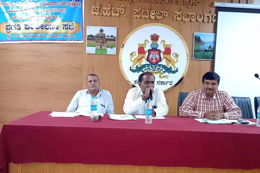 सरकारी गारंटी लाभार्थियों तक पहुंचनी चाहिए: CH Srinivas सरकारी गारंटी लाभार्थियों तक पहुंचनी चाहिए: CH Srinivas