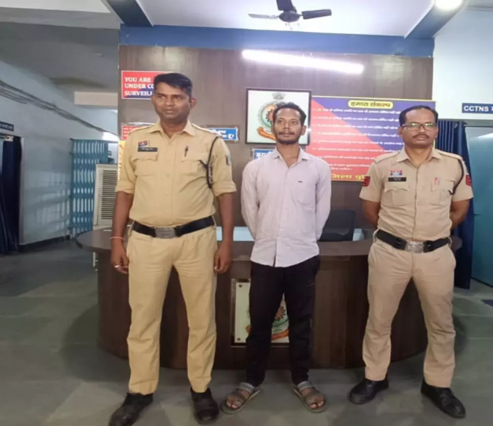 शादी का झांसा देकर युवती से किया दुष्कर्म, आरोपी गिरफ्तार शादी का झांसा देकर युवती से किया दुष्कर्म, आरोपी गिरफ्तार