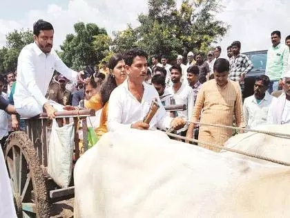 किसानों ने सरकार से कहा: निरीक्षण नहीं, मदद दो, हम कर्ज चुका देंगे किसानों ने सरकार से कहा: निरीक्षण नहीं, मदद दो, हम कर्ज चुका देंगे