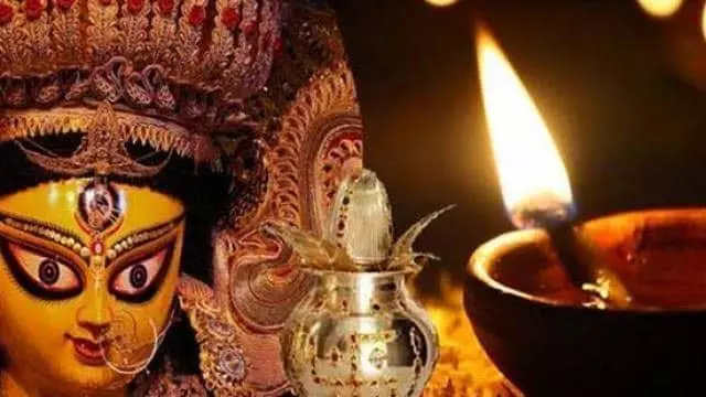 Sharadiya Navratri: अष्टमी और नवमी पर इन स्थानों पर जलाएं दीपक, बरसेगी मां दुर्गा की कृपा Sharadiya Navratri: अष्टमी और नवमी पर इन स्थानों पर जलाएं दीपक, बरसेगी मां दुर्गा की कृपा