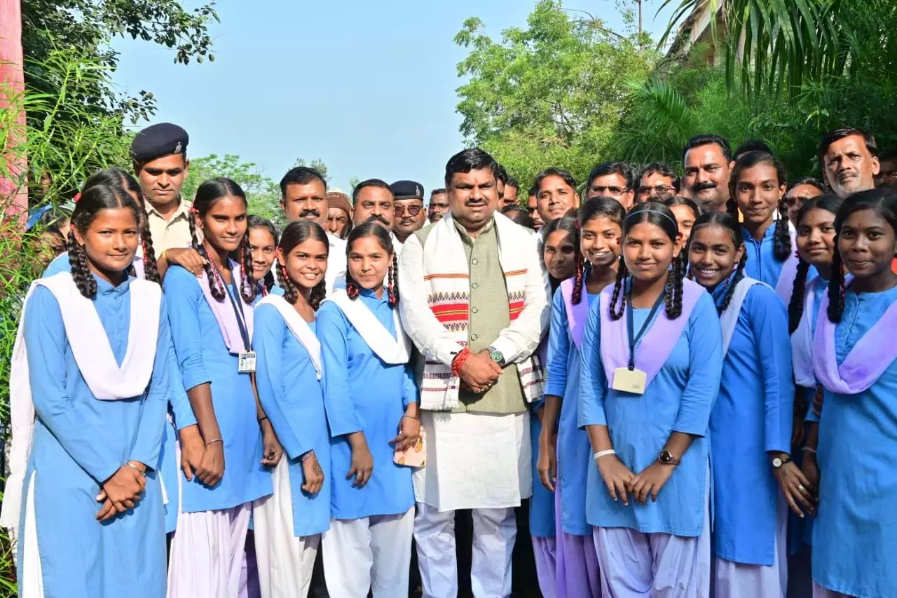 मंत्री गजेंद्र यादव ने किया साइकिल वितरण, बेटियों की शिक्षा और आत्मनिर्भरता पर दिया जोर मंत्री गजेंद्र यादव ने किया साइकिल वितरण, बेटियों की शिक्षा और आत्मनिर्भरता पर दिया जोर