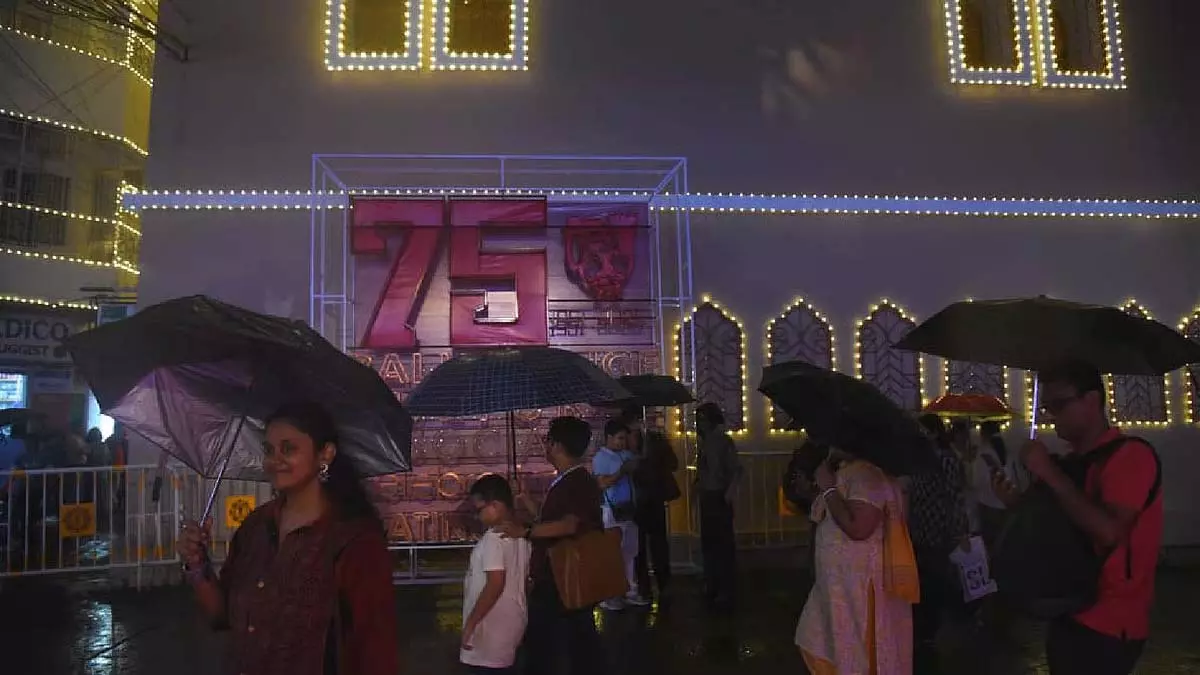निम्न दबाव न होने के बावजूद कोलकाता में बारिश क्यों हो रही है? निम्न दबाव न होने के बावजूद कोलकाता में बारिश क्यों हो रही है?