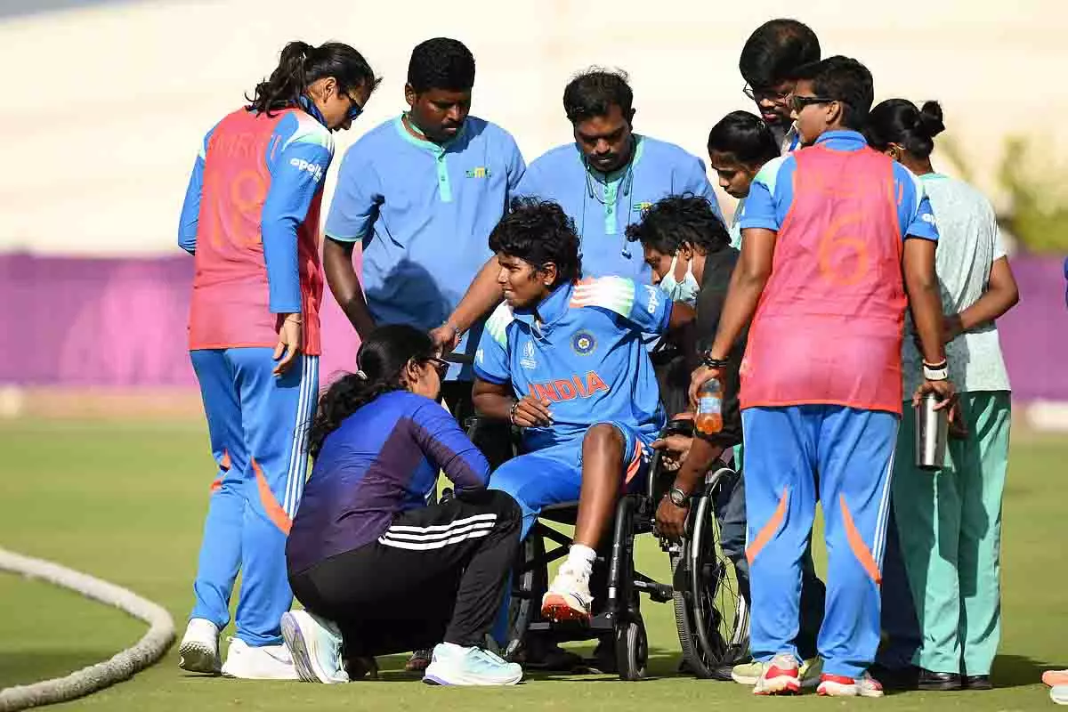 अभ्यास मैच में अरुंधति रेड्डी की चोट से भारत की योजना प्रभावित अभ्यास मैच में अरुंधति रेड्डी की चोट से भारत की योजना प्रभावित