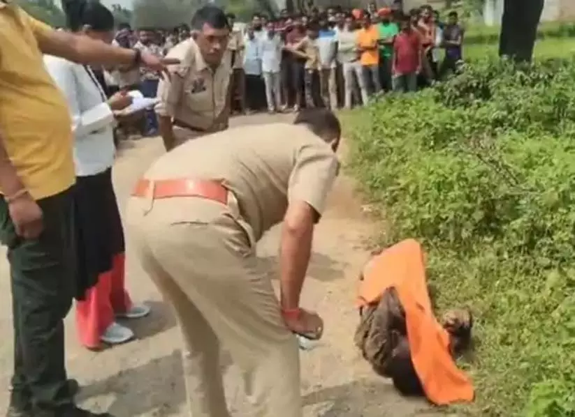 दुर्गा पंडाल से लौटते समय युवक राहुल यादव की हत्या, मचा हड़कंप दुर्गा पंडाल से लौटते समय युवक राहुल यादव की हत्या, मचा हड़कंप