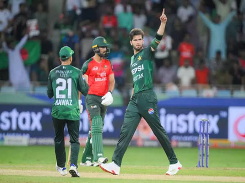 Asia Cup 2025: पाकिस्तान ने बांग्लादेश को 11 हराया, फाइनल में भारत से होगा सामना Asia Cup 2025: पाकिस्तान ने बांग्लादेश को 11 हराया, फाइनल में भारत से होगा सामना