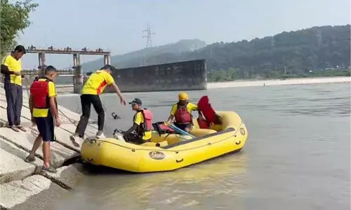 Himachal: अमित का शव 20 किलोमीटर दूर कलेसर में मिला, दोनों भाई अब भी लापता Himachal: अमित का शव 20 किलोमीटर दूर कलेसर में मिला, दोनों भाई अब भी लापता