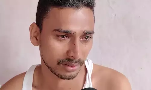 किसान के साथ पुलिसकर्मियों ने किया गाली-गलौज, थर्ड-डिग्री टॉर्चर देने का भी आरोप किसान के साथ पुलिसकर्मियों ने किया गाली-गलौज, थर्ड-डिग्री टॉर्चर देने का भी आरोप