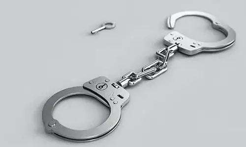 162 पाउंड के आभूषण घोटाला: निजी बैंक मैनेजर समेत 2 लोग गिरफ्तार 162 पाउंड के आभूषण घोटाला: निजी बैंक मैनेजर समेत 2 लोग गिरफ्तार