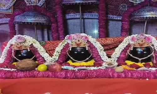 Jaipur : नवरात्रि के दौरान कृत्रिम बर्फबारी और त्रिकूट पर्वत की गुफाओं के बीच भव्य मां वैष्णो देवी दरबार सजा