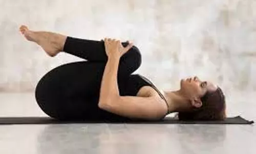 Yoga Poses :एसिडिटी और गैस की समस्या से पीड़ित लोगों को योग आसन से मिलेगा राहत