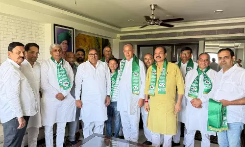 Haryana : देवीलाल की जयंती पर इनेलो, जेजेपी समानांतर कार्यक्रम आयोजित करेंगे Haryana : देवीलाल की जयंती पर इनेलो, जेजेपी समानांतर कार्यक्रम आयोजित करेंगे
