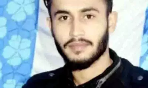 Indora में घास काटते समय करंट लगने से व्यक्ति की मौत Indora में घास काटते समय करंट लगने से व्यक्ति की मौत