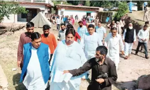 भल्ला ने रियासी के बारिश प्रभावित इलाकों में कांग्रेस टीम का किया नेतृत्व