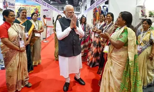 जब अर्थव्यवस्था मजबूत होगी तो लोगों पर टैक्स का बोझ भी कम होगा: PM Modi जब अर्थव्यवस्था मजबूत होगी तो लोगों पर टैक्स का बोझ भी कम होगा: PM Modi