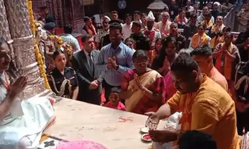 राष्ट्रपति द्रौपदी मुर्मू ने वृंदावन के ठाकुर बांके बिहारी मंदिर में किए दर्शन