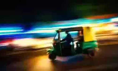 Bhubaneswar: अपहरण की कोशिश से बचने के लिए युवती चलती ऑटो-रिक्शा से कूदी