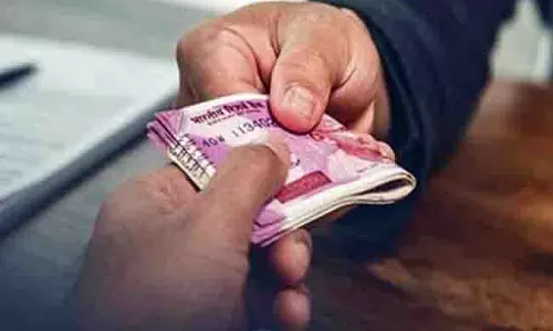 TPCODL के कार्यकारी अभियंता 20 हजार रुपये की रिश्वत लेते पकड़े गए