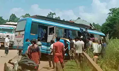 Sundargarh district में बस और ट्रक की टक्कर में पांच लोगों की मौत, कई घायल