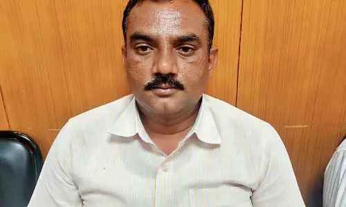 Karnataka : लोकायुक्त के जाल में चिक्कबल्लापुर नगर निगम इंजीनियर Karnataka : लोकायुक्त के जाल में चिक्कबल्लापुर नगर निगम इंजीनियर
