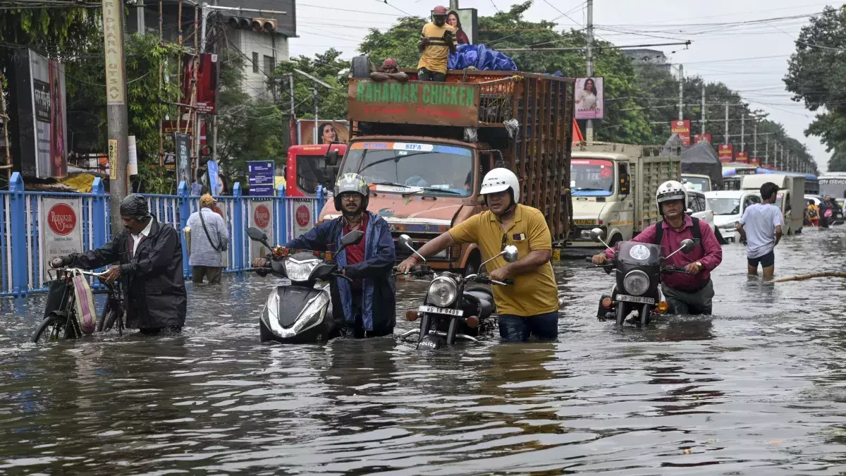 Kolkata: कोलकाता में बारिश का कहर, अब तक 11 मौतें