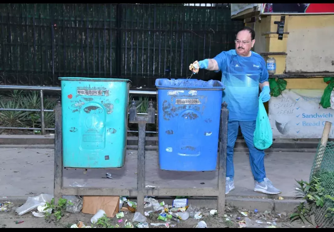 New Delhi: स्वच्छ भारत अभियान में जाधव और नड्डा हुए शामिल