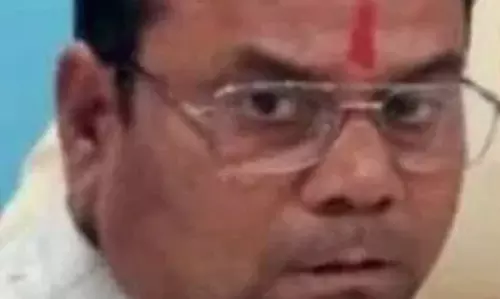 बीजेपी नेता के अतिक्रमित भूमि पर बुलडोजर चलाने के निर्देश बीजेपी नेता के अतिक्रमित भूमि पर बुलडोजर चलाने के निर्देश