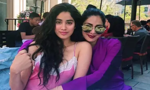 Janhvi Kapoor ने माना कि वह अपनी मां श्रीदेवी की विरासत से आगे नहीं बढ़ सकतीं