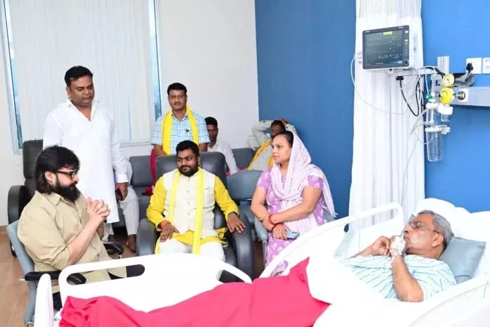 Lucknow: मेदांता में मंत्री ओपी राजभर और अब्बास अंसारी की भेंट Lucknow: मेदांता में मंत्री ओपी राजभर और अब्बास अंसारी की भेंट