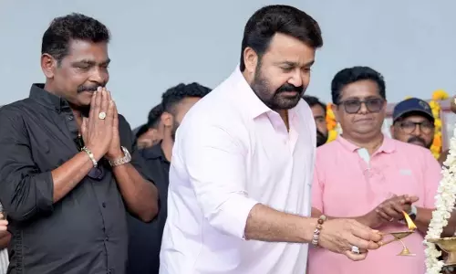 Mohanlal और जीतू जोसेफ फिर से एक हुए, जॉर्जकुट्टी की कहानी जारी रखी Mohanlal और जीतू जोसेफ फिर से एक हुए, जॉर्जकुट्टी की कहानी जारी रखी