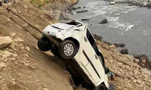 Himachal: चार दिन बाद भी लापता मेडिकल इंटर्न का कोई सुराग नहीं