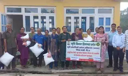 Tharkhi village में मंडी के किसानों के लिए प्राकृतिक खेती कार्यशाला का आयोजन