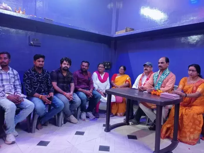 Farrukhabad: फतेहगढ़ मंडल में जयंती समारोह, जनता ने जताया सम्मान Farrukhabad: फतेहगढ़ मंडल में जयंती समारोह, जनता ने जताया सम्मान