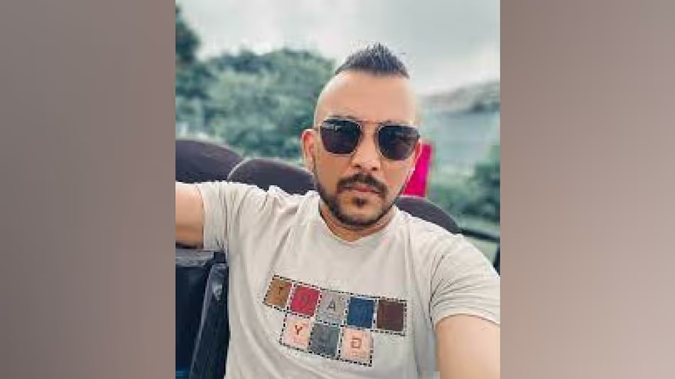 जुबीन गर्ग की मौत की एसआईटी जांच में संगीतकार शेखर ज्योति गोस्वामी गिरफ्तार जुबीन गर्ग की मौत की एसआईटी जांच में संगीतकार शेखर ज्योति गोस्वामी गिरफ्तार