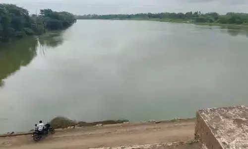 लापता व्यापारी का कार मिला, परिजन सदमे में लापता व्यापारी का कार मिला, परिजन सदमे में