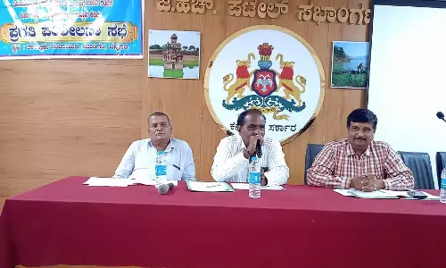 सरकारी गारंटी लाभार्थियों तक पहुंचनी चाहिए: CH Srinivas