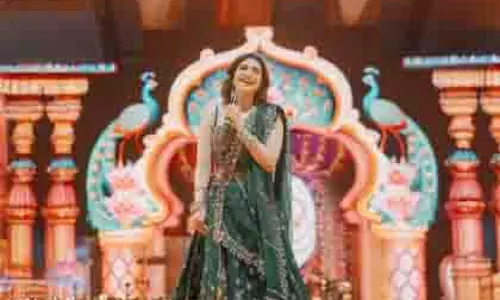 Karishma Tanna: नवरात्रि की रात 3 बजे अपना सामान पैक करके जिम जाती हैं Karishma Tanna: नवरात्रि की रात 3 बजे अपना सामान पैक करके जिम जाती हैं